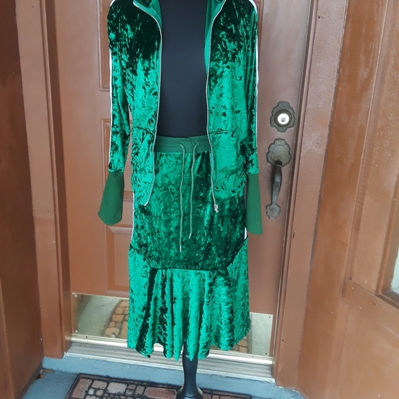 WOMEN   track suit - Picture 3 of 5